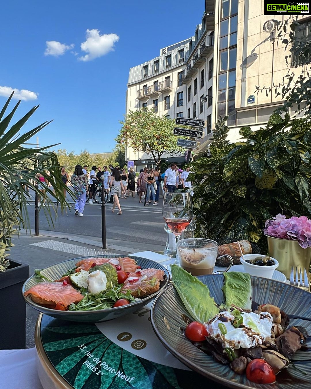 Debina Bonnerjee Instagram - Paris vibe ❤️ . . . . #paris #vibe #gurbina #saturday #sarurdayvibes Paris, France