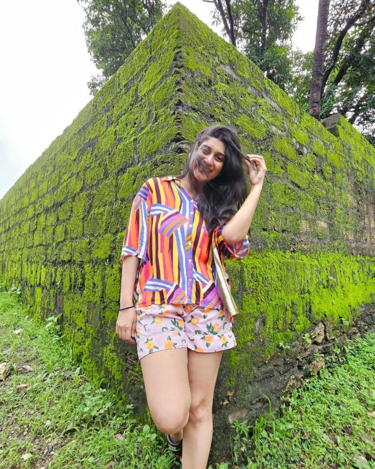 Deeksha Joshi Instagram - How I’ll miss this fresh lush green🌸🌱