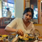Deeksha Joshi Instagram – Had Sadya again and feel very full and contented (still) 
🥹🌸
Hope you had a 
Happy Onam too🌼