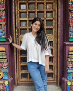 Deeksha Joshi Instagram - Had Sadya again and feel very full and contented (still) 
🥹🌸
Hope you had a 
Happy Onam too🌼