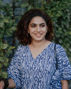 Deepa Thomas Instagram - “Blue blooms, endless tranquility.” 💙 @deepathomas__ wearing : @tedddstories Calicut, India