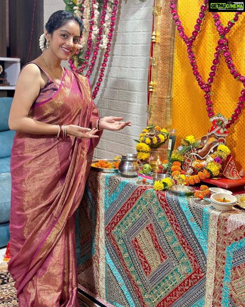 Deepika Singh Instagram - Ganpati Bappa Morya 🙏🏻 May your home be blessed with happiness and good fortune. Happy Ganesh Chaturthi ❤🙏🏻. . . #ganeshchaturthi #festival #familia #friends #gettogether #ecofriendly #livelovelaugh #deepikasingh Mumbai, Maharashtra