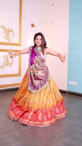 Deepika Singh Instagram - Decked up and make reels 🙈💁🏻‍♀️. My current state of mind 🤪😏. No not in love of making reels it’s just one of my bad habit 🤓😏. 
.
.
#video @sk_.click 
#reels #notperfect #deepikasingh