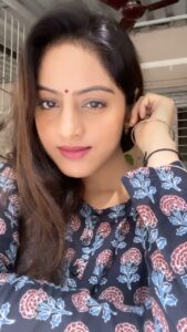 Deepika Singh Instagram - Don’t challenge me @rohitraj.goyal 🤪💁🏻‍♀️
.
.
#husbandandwife #comedy #deepikasingh