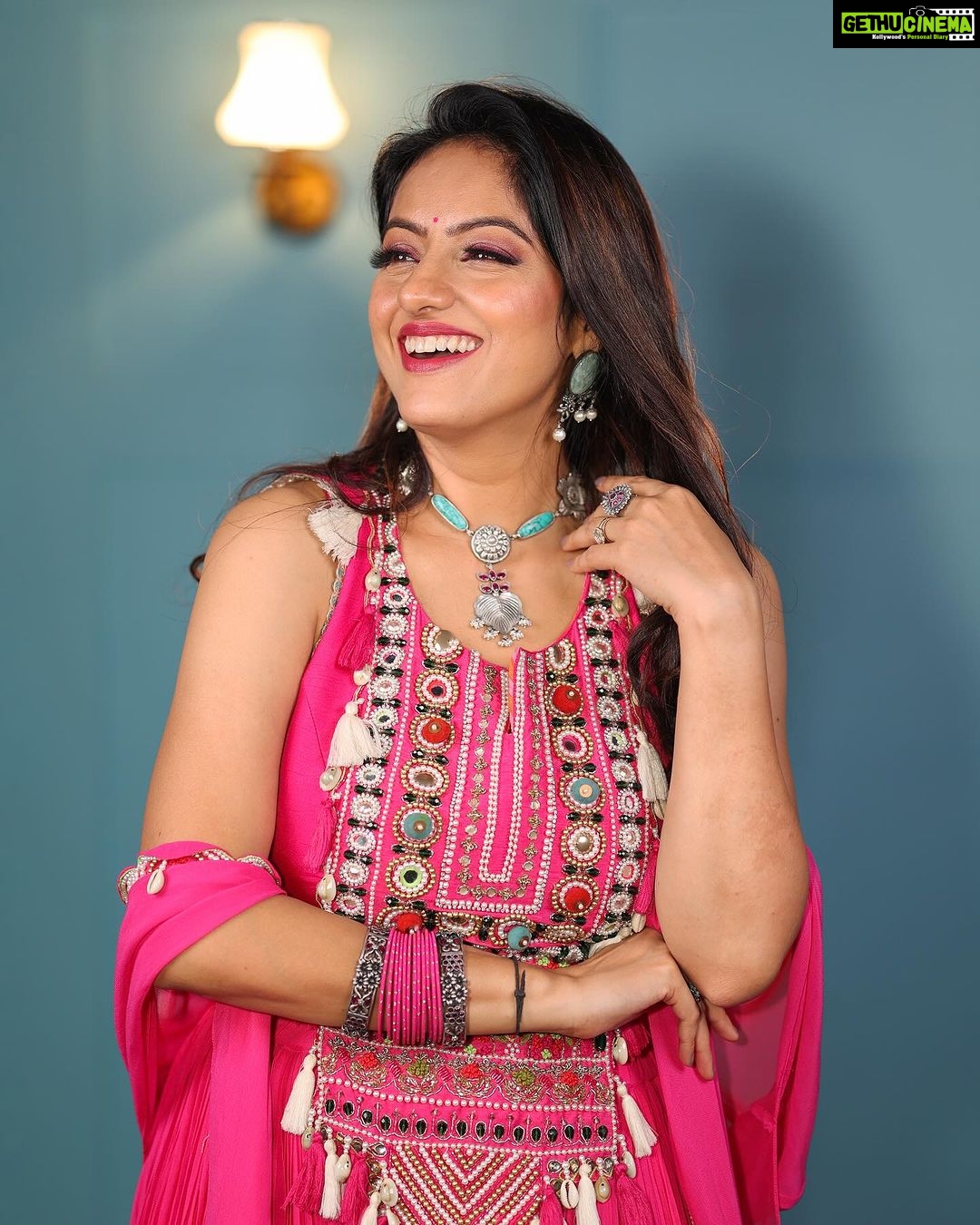 Deepika Singh Instagram - Wishing you the most inspiring opportunities and great success in life. Blessed Maha Navami to you β€οΈππ» . Outfit @emiraasbyindrani Styled by @stylingbyvictor @sohail__mughal___ Assisted by @styleby_antara Jewellery @sakkshamsilver #pink #navratri #durganavami #festival #deepikasingh
