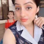 Deepika Singh Instagram - Who all agrees with me? Anika surely does, as she magically enters in this video 💁🏻‍♀️. My sweet little video blooper 😘 . . #videoblooper #myniece #deepikasingh