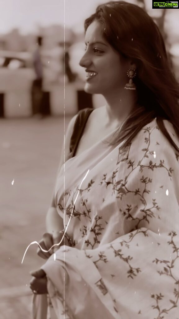Deepika Singh Instagram - “ Life is in color, but black and white is more realistic.” – Samuel Fuller #throwbackthursday #saree #cottonsarees #oldbollywoodsongs #blackandwhite #deepikasingh