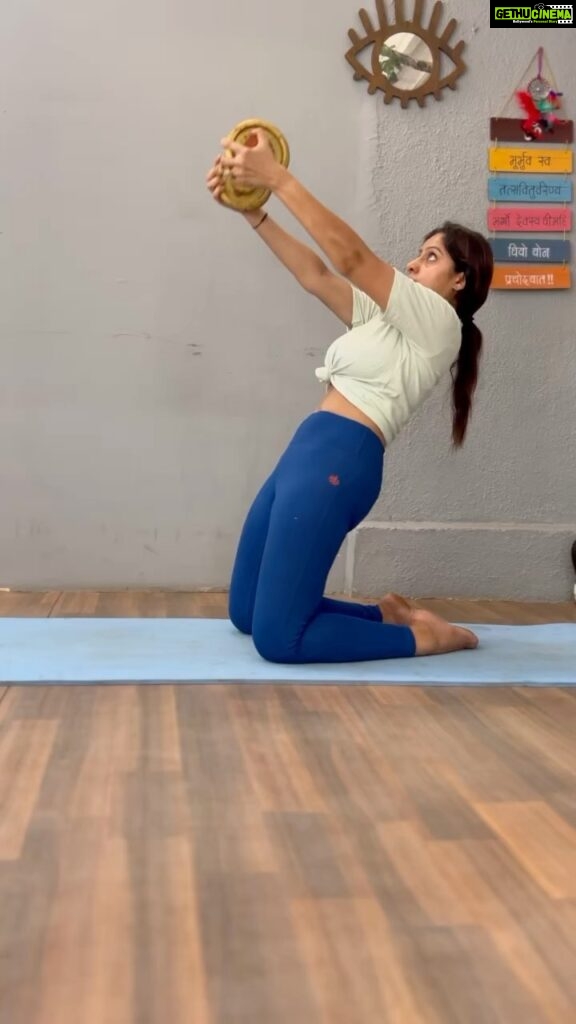 Deepika Singh Instagram - It’s been more than a month that I have not paid attention to abs. It’s time to focus on core 💪. It’s important to focus on health. Enjoy your workout and incorporate it into your lifestyle. Always remember, it’s never too late ❤️💪. . . #monday #mondaymotivation #core #workouts #deepikasingh