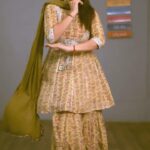 Deepika Singh Instagram - मारे बनने का एसा कोई plan नहीं है 😜🤪💁🏻‍♀️ सही कहा ना @rohitraj.goyal 💁🏻‍♀️ . . #trendingreels #réel #deepikasingh