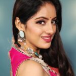 Deepika Singh Instagram - Wishing you the most inspiring opportunities and great success in life. Blessed Maha Navami to you ❤️🙏🏻 . Outfit @emiraasbyindrani Styled by @stylingbyvictor @sohail__mughal___ Assisted by @styleby_antara Jewellery @sakkshamsilver #pink #navratri #durganavami #festival #deepikasingh