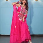 Deepika Singh Instagram - Wishing you the most inspiring opportunities and great success in life. Blessed Maha Navami to you ❤️🙏🏻 . Outfit @emiraasbyindrani Styled by @stylingbyvictor @sohail__mughal___ Assisted by @styleby_antara Jewellery @sakkshamsilver #pink #navratri #durganavami #festival #deepikasingh