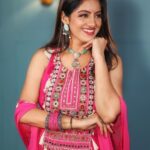 Deepika Singh Instagram - Wishing you the most inspiring opportunities and great success in life. Blessed Maha Navami to you ❤️🙏🏻 . Outfit @emiraasbyindrani Styled by @stylingbyvictor @sohail__mughal___ Assisted by @styleby_antara Jewellery @sakkshamsilver #pink #navratri #durganavami #festival #deepikasingh