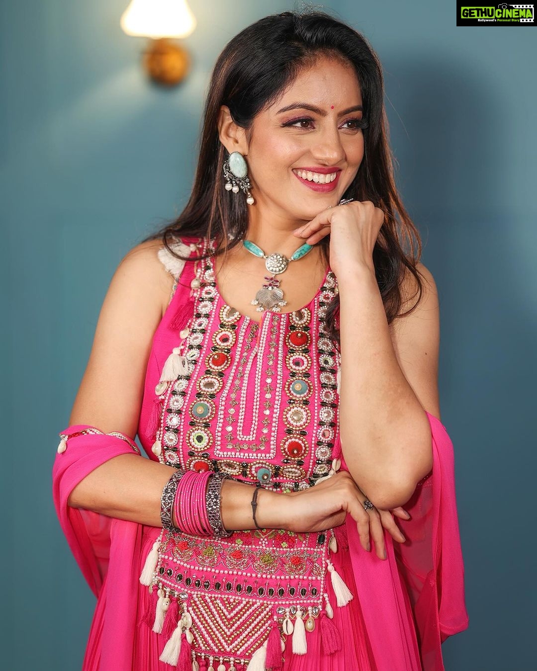Deepika Singh Instagram - Wishing you the most inspiring opportunities and great success in life. Blessed Maha Navami to you β€οΈππ» . Outfit @emiraasbyindrani Styled by @stylingbyvictor @sohail__mughal___ Assisted by @styleby_antara Jewellery @sakkshamsilver #pink #navratri #durganavami #festival #deepikasingh