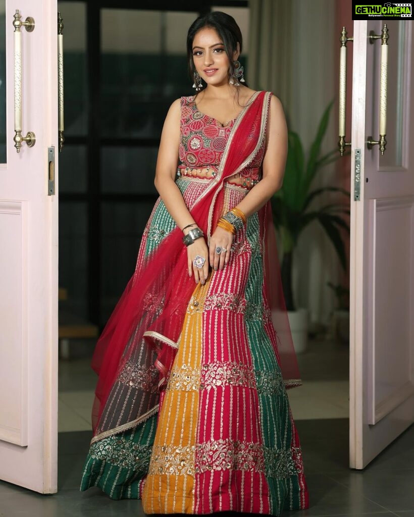 Deepika Singh Instagram - Ready to attend the Biggest Garba night at Sausar , M.P. @sausargarbamahotsav @masters_group_events #photography @sk_.click #video @raajesh.shandilya @lacelebrite05 #makeup @makeupbynainaa Outfit @indranistore Styled by @stylingbyvictor @sohail__mughal___ Assisted by @styleby_antara Earring @anthajewels @manalirawat #garbanight #navratri2024 #eventdiaries #celebrity #actress #deepikasingh