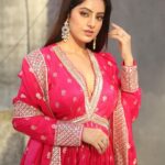 Deepika Singh Instagram - Aye Masakali Masa Masakali Don’t miss out the last one 🤪💁🏻‍♀️ #photography @artographybysagar #makeupartist @makeupbynayan #hairstylist @kamaljeet_kaur_79 #managedby @lacelebrite05 #publicist @soapboxprelations Style by @stylingbyvictor @sohail__mughal___ Assisted by @styleby_antara Outfit @samyakkclothing Earrings @kushalsfashionjewellery #photoshoot #anarkali #deepikasingh