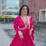 Deepika Singh Instagram - Aye Masakali Masa Masakali Don’t miss out the last one 🤪💁🏻‍♀️ #photography @artographybysagar #makeupartist @makeupbynayan #hairstylist @kamaljeet_kaur_79 #managedby @lacelebrite05 #publicist @soapboxprelations Style by @stylingbyvictor @sohail__mughal___ Assisted by @styleby_antara Outfit @samyakkclothing Earrings @kushalsfashionjewellery #photoshoot #anarkali #deepikasingh