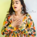 Deepthi Sunaina Instagram - 💛 #deepthisunaina . . . . . 👗: @navya.marouthu 📸: @rollingcaptures Hair: @vicky_hairstylist_official