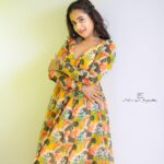 Deepthi Sunaina Instagram - 💛 #deepthisunaina . . . . . 👗: @navya.marouthu 📸: @rollingcaptures Hair: @vicky_hairstylist_official