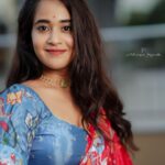 Deepthi Sunaina Instagram - ❤️💙 #deepthisunaina . . . . . 👗: @navya.marouthu 📸: @rollingcaptures