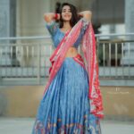 Deepthi Sunaina Instagram - ❤️💙 #deepthisunaina . . . . . 👗: @navya.marouthu 📸: @rollingcaptures