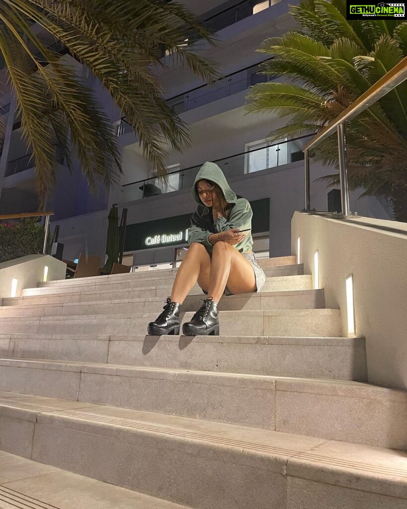 Delna Davis Instagram - Almouj Marina - the Wave, Muscat.