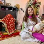 Devoleena Bhattacharjee Instagram - Bappa ❤️🥰🧿🙏🏻 Outfit : @meghmalhaar_ Styled by: @shikshabhansali_ #moryarebappamoryare #ganpati2023 #blessed #gratitude Mumbai - मुंबई