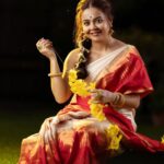 Devoleena Bhattacharjee Instagram - In Frame Actress @devoleena . Kolka Work: Team @talesofshadows . Makeup & Hairstyle: @talesofshadows @bridesbytalesofshadows . Stylist: @ilisha.ag . Saree: @sumerustudio . Jewellery: @sumangaljewellers_siliguri . Photographer & Videographer: @liton_the_photographer . Location: @newchumtatea . #makeup #hairstyles #makeupartist #siligurimakeupartist #siliguri #conceptshoot #weddingmakeup #weddingmakeupartist #weddinghair #conceptualfashion #bengaliaesthetics #rhinestones #weddingmakeup #wedding #weddinghair #weddinghairstyles #indianbride #indianbridalmakeup #bridalmakeup #siligurimua #mumbai #fashioneditorial #editorialmakeup #editorialshoot #bengalibride #bengalitradition #kolka #kolkadesign #bengal #bengaliwedding Siliguri