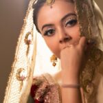 Devoleena Bhattacharjee Instagram - साकी को गिला है कि उसकी बिकती नहीं शराब, और एक तेरी आँखें हैं कि होश में आने नहीं देती। ❤️ #beautylieswithin #beauthentic #devoleena Gauhati