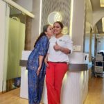 Devoleena Bhattacharjee Instagram - Not at all promotional. Its absolutely personal. Because i love her so much ❤️🤗 @drapratim. Apart from a superb dermatalogist , she is a great human being and meeting her is always a fun. ❤️😘 #devoleena #cutis #skincare Mumbai - मुंबई