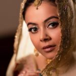 Devoleena Bhattacharjee Instagram - साकी को गिला है कि उसकी बिकती नहीं शराब, और एक तेरी आँखें हैं कि होश में आने नहीं देती। ❤️ #beautylieswithin #beauthentic #devoleena Gauhati