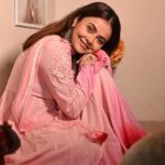 Devoleena Bhattacharjee Instagram - 🌷🌷🌷 Outfit: @label_kavitagupta Styling: @styling.your.soul Brand Pr: @socialpinnaclepr Makeup Hair - @makeup_by__shraddha Clicked by - @fashion_btphotography #countyourblessings Mumbai - मुंबई