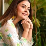 Devoleena Bhattacharjee Instagram - सावन बीतो जाये पिहरवा मन मेरा घबराये ऐसो गए परदेस पिया तुम चैन हमें नहीं आये………………..❤️ Wearing @artof_threads Make up & hair - @makeup_by__shraddha Clicked by - @fashion_btphotography #devoleena #sawaan #mumbaimonsoon Mumbai - मुंबई