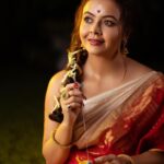 Devoleena Bhattacharjee Instagram - In Frame Actress @devoleena . Kolka Work: Team @talesofshadows . Makeup & Hairstyle: @talesofshadows @bridesbytalesofshadows . Stylist: @ilisha.ag . Saree: @sumerustudio . Jewellery: @sumangaljewellers_siliguri . Photographer & Videographer: @liton_the_photographer . Location: @newchumtatea . #makeup #hairstyles #makeupartist #siligurimakeupartist #siliguri #conceptshoot #weddingmakeup #weddingmakeupartist #weddinghair #conceptualfashion #bengaliaesthetics #rhinestones #weddingmakeup #wedding #weddinghair #weddinghairstyles #indianbride #indianbridalmakeup #bridalmakeup #siligurimua #mumbai #fashioneditorial #editorialmakeup #editorialshoot #bengalibride #bengalitradition #kolka #kolkadesign #bengal #bengaliwedding Siliguri