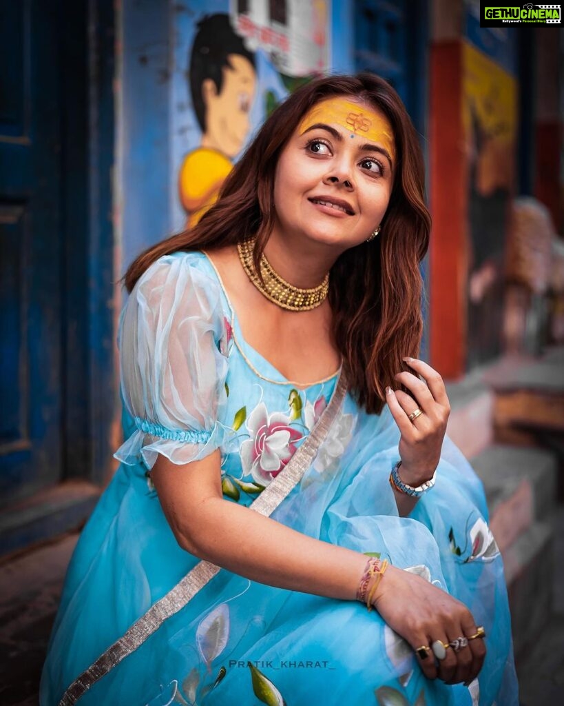 Devoleena Bhattacharjee Instagram - शिव सत्य है, शिव अनंत है … ✨ सावन मास की हार्दिक शुभकामनाये 🙏🏻🥰 #shravan #sawan #harharsambhu #omnamahshivaya #happyfasting Varanasi - Kashi - Banaras