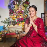 Devoleena Bhattacharjee Instagram - 🥰🧿 #ganpatibappamorya #family Mumbai - मुंबई