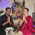 Devoleena Bhattacharjee Instagram - 🥰🧿 #ganpatibappamorya #family Mumbai - मुंबई