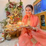 Devoleena Bhattacharjee Instagram - Bappa ❤️🧿🙏🏻 Outfit: @houseofsupriya Stylist: @styling.your.soul #ganpatibappamorya #gajanan #2023 #gratitude #blessed Mumbai - मुंबई