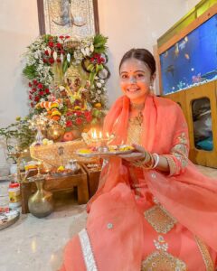 Devoleena Bhattacharjee Instagram - Bappa ❤️🧿🙏🏻

Outfit: @houseofsupriya
Stylist: @styling.your.soul 

#ganpatibappamorya #gajanan #2023 #gratitude #blessed