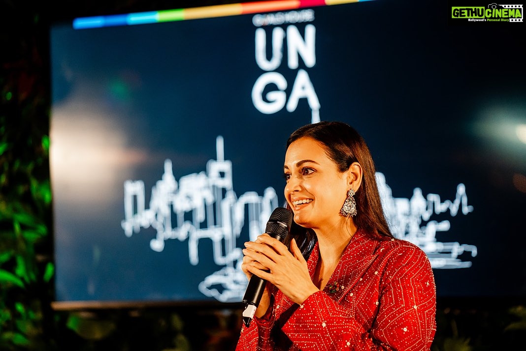 Dia Mirza Instagram - At the end of a long enriching day we got to spend some time with each other at the @goalshouse @theglobalgoals to celebrate the connection we have with nature through the power of storytelling 💚🦋🐯 @colin.butfield @openplanetorg @silverback_films have chosen to democratise storytelling by giving access to people everywhere to footage from all over the planet . @planetindia_ is the first example of how this initiative can work to help us #ActOnClimate share solutions and make a real difference 🙏🏻🙌🏼 It is my honour to be on the advisory board for @planetindia_. Thank you @tamseel_h @pluctv for the work you are doing to advance the #GlobalGoals. #ForNature #ClimateAction A big thank you to the audience in the front row that listened and rooted 😉 #ThrowBack #UNGA78 New York, New York