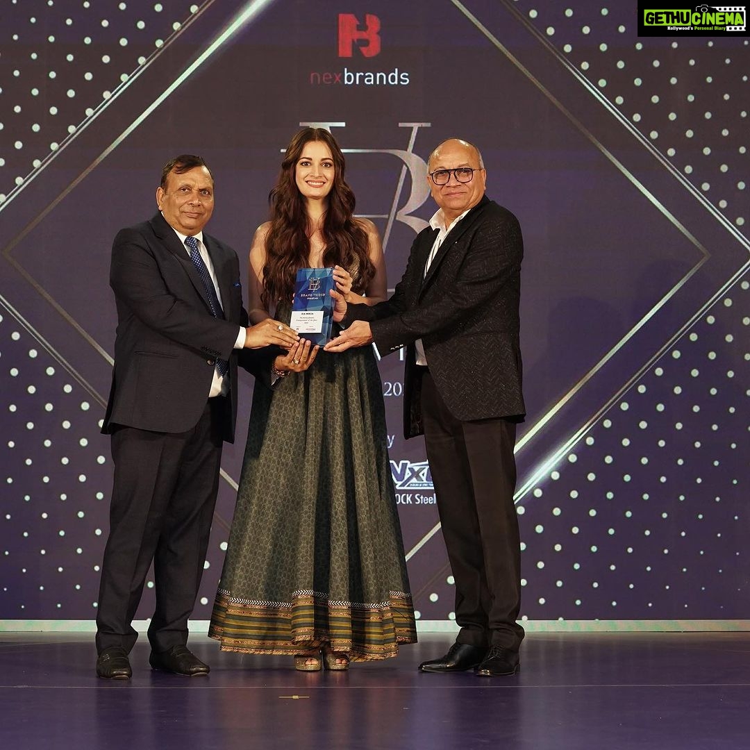 Dia Mirza Instagram - βStrength does not come from physical capacity it comes from an indomitable will. β - Mahatma Gandhi And the will to keep making a difference offers incredible courage to keep pushing for change ππ―π A big thank you to my @beco.india @shumeetoys @greendigoretail @letsallter @exceedentertainment @miss_butterfingers @pallavi_barman @shruti8711 for furthering my purpose. Thank you @nexbrands.inc for the award - Greenpreneur of the Year ππ» Outfit @jjv.kapurthala @jjvalaya Jewellery @amarisbyprernarajpal Styled by @theiatekchandaney Hair by @tejisinghofficial Make up by me π Photos by @dhruv_dixit_serenity #brandvisionsummit #brandvisionsummit2023 #extraordinaire #nexbrandsinc #NexBrands #VocalForLocal #SustainableLiving #MadeInIndia #HandcraftedInIndia