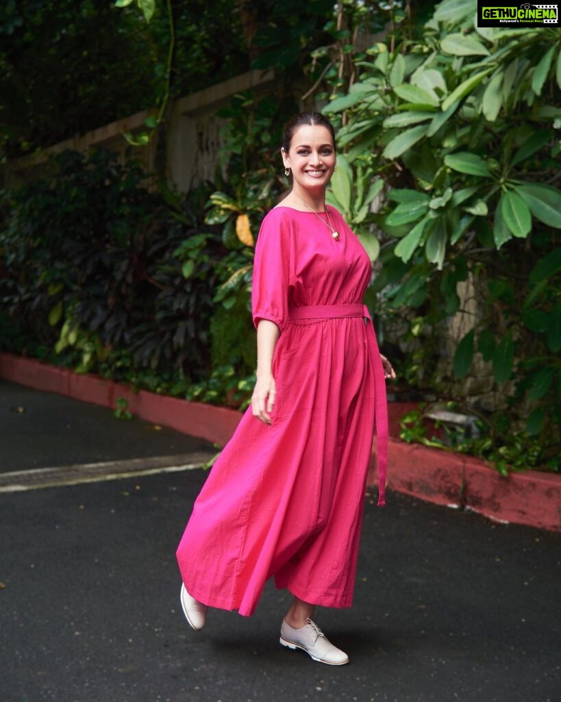Dia Mirza Instagram - No Barbie, Life is NOT fantastic FULL of PLASTIC! Step into the weekend with a resolve to REFUSE #SingleUsePlastics 🙌🏼💖🌸 Outfit @stylemati Jewellery @tangerinebiojewelry Styled by @theiatekchandaney Hair and Make Up @shraddhamishra8 Photos @dhruv_dixit_serenity #SustainableLiving #VocalForLocal #HandCraftedInIndia #MadeInIndia #GlobalGoals #SDGs #ForPeopleForPlanet #ForNature #BeatPlasticPollution