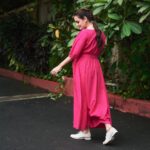 Dia Mirza Instagram - No Barbie, Life is NOT fantastic FULL of PLASTIC! Step into the weekend with a resolve to REFUSE #SingleUsePlastics 🙌🏼💖🌸 Outfit @stylemati Jewellery @tangerinebiojewelry Styled by @theiatekchandaney Hair and Make Up @shraddhamishra8 Photos @dhruv_dixit_serenity #SustainableLiving #VocalForLocal #HandCraftedInIndia #MadeInIndia #GlobalGoals #SDGs #ForPeopleForPlanet #ForNature #BeatPlasticPollution