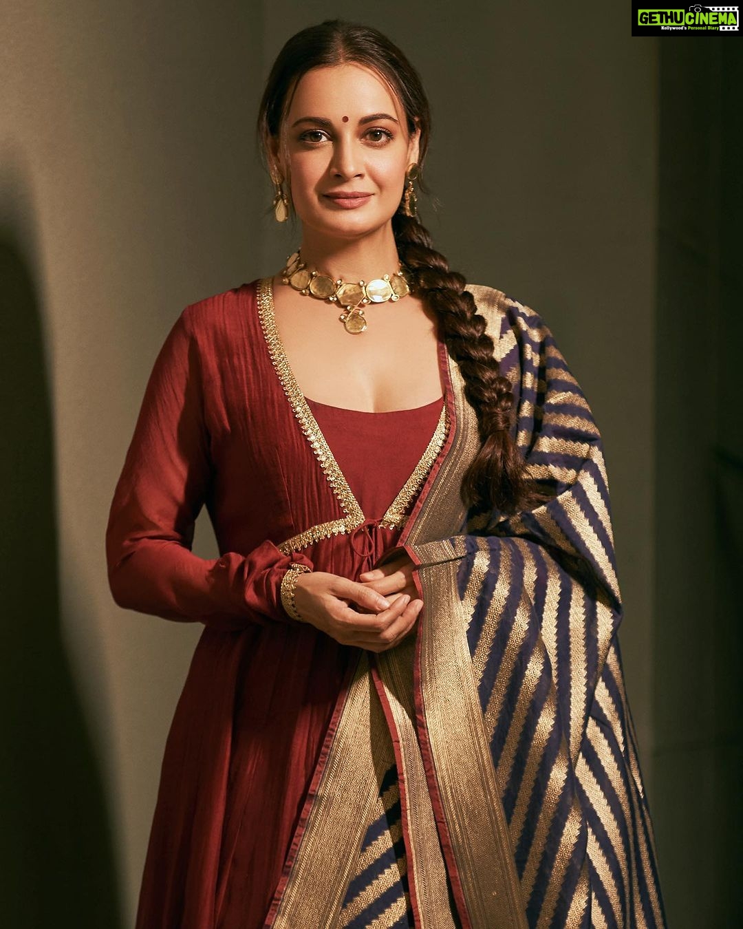 Dia Mirza Instagram - I was in Lucknow recently for the @bigfmindia #ImpactAwards. It was so good meeting people from Uttar Pradesh making an Impact through their work. All my good wishes to all the winners. May you continue to lead with empathy ❤️✨ Outfit @divyabydivyaanand Dupatta gifted by Mom @rekhi.poonam ❤️🙏🏻 Styled by @theiatekchandaney Jewellery my own by @anumerton HMU by @tush_91 Photos by @dhruv_dixit_serenity Managed by @imdhruv30 @exceedentertainment #HandcraftedInIndia #MadeInIndia #HandWoven #SustainableClothing Lucknow, Uttar Pradesh
