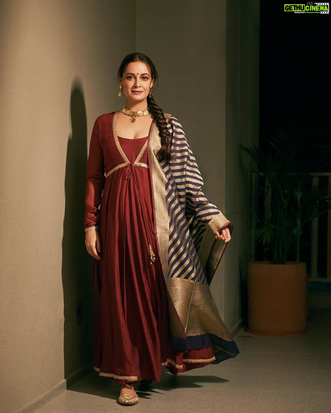 Dia Mirza Instagram - I was in Lucknow recently for the @bigfmindia #ImpactAwards. It was so good meeting people from Uttar Pradesh making an Impact through their work. All my good wishes to all the winners. May you continue to lead with empathy ❤️✨ Outfit @divyabydivyaanand Dupatta gifted by Mom @rekhi.poonam ❤️🙏🏻 Styled by @theiatekchandaney Jewellery my own by @anumerton HMU by @tush_91 Photos by @dhruv_dixit_serenity Managed by @imdhruv30 @exceedentertainment #HandcraftedInIndia #MadeInIndia #HandWoven #SustainableClothing Lucknow, Uttar Pradesh