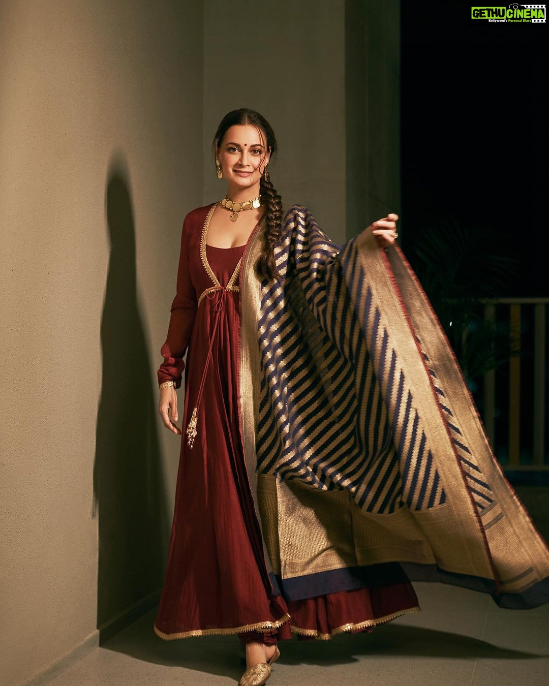 Dia Mirza Instagram - I was in Lucknow recently for the @bigfmindia #ImpactAwards. It was so good meeting people from Uttar Pradesh making an Impact through their work. All my good wishes to all the winners. May you continue to lead with empathy ❤️✨ Outfit @divyabydivyaanand Dupatta gifted by Mom @rekhi.poonam ❤️🙏🏻 Styled by @theiatekchandaney Jewellery my own by @anumerton HMU by @tush_91 Photos by @dhruv_dixit_serenity Managed by @imdhruv30 @exceedentertainment #HandcraftedInIndia #MadeInIndia #HandWoven #SustainableClothing Lucknow, Uttar Pradesh