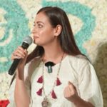 Dia Mirza Instagram - Celebrating #YouthDay with committed Young citizens! They give me hope every day 🌏🦋🐯 @stevenguilbeault @savethechildren_india @mash_project @canadainindia @canenvironment @uninindia @undpinindia #28For28 #GenerationHope #ForNature #ForPeopleForPlanet #BeatPlasticPollution #GlobalGoals #SDGs #InternationalYouthDay