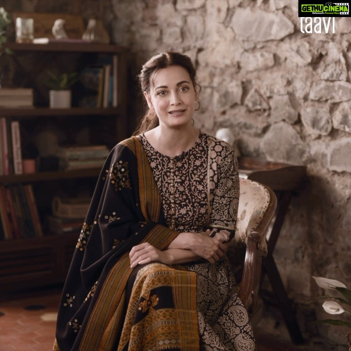 Dia Mirza Instagram - On this special day, we celebrate the rich tradition and artistry of handloom weaving. Let’s cherish the beauty and value of handloom textiles and continue to encourage the growth of this timeless art form🦋 #HandloomDay #Taavi #NationalHandloomDay