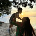 Dia Mirza Instagram – Chasing sunsets 🌅 as usual 💖 #SunsetKeDivane 

@vaibhav.rekhi 🙃🐯 Sailing Club