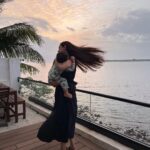 Dia Mirza Instagram - May we always chase sunsets ✨ #SunsetKeDivane @vaibhav.rekhi Goa India