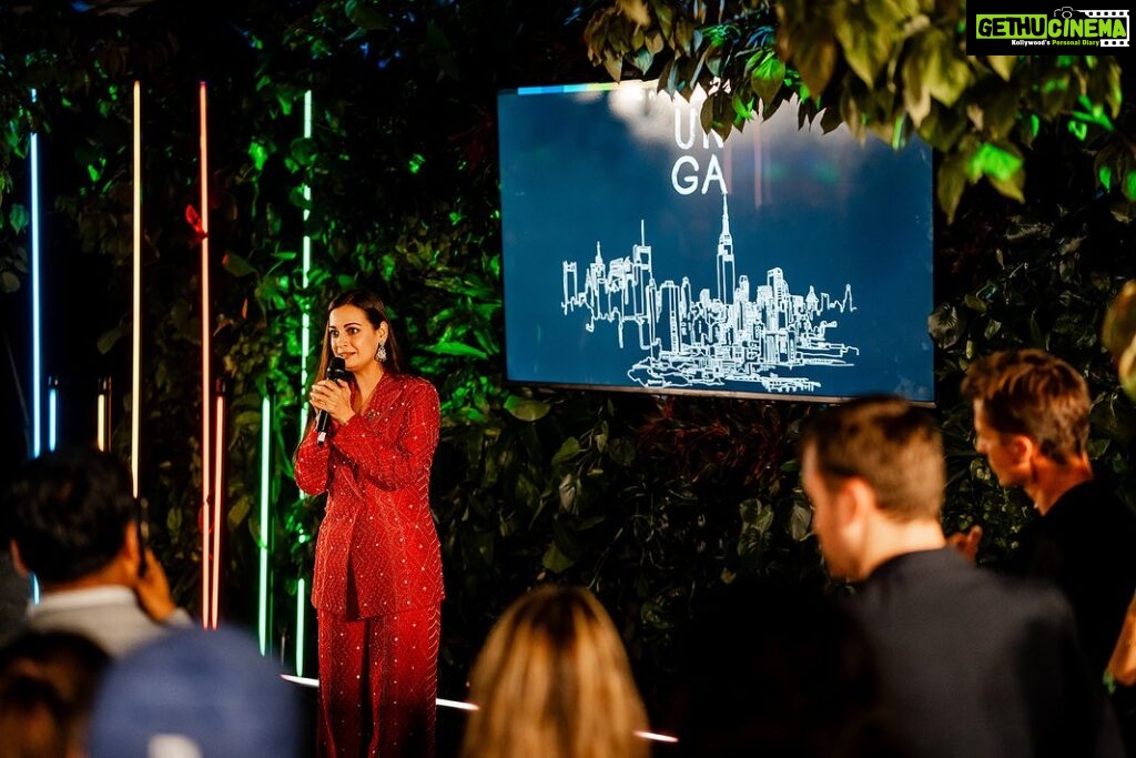 Dia Mirza Instagram - At the end of a long enriching day we got to spend some time with each other at the @goalshouse @theglobalgoals to celebrate the connection we have with nature through the power of storytelling 💚🦋🐯 @colin.butfield @openplanetorg @silverback_films have chosen to democratise storytelling by giving access to people everywhere to footage from all over the planet . @planetindia_ is the first example of how this initiative can work to help us #ActOnClimate share solutions and make a real difference 🙏🏻🙌🏼 It is my honour to be on the advisory board for @planetindia_. Thank you @tamseel_h @pluctv for the work you are doing to advance the #GlobalGoals. #ForNature #ClimateAction A big thank you to the audience in the front row that listened and rooted 😉 #ThrowBack #UNGA78 New York, New York